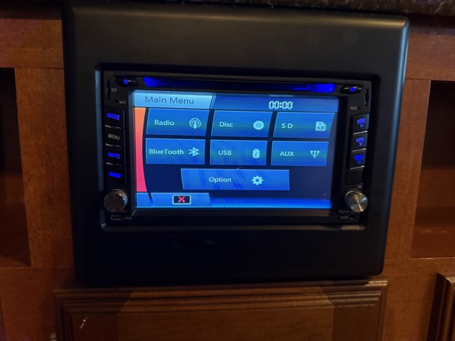 RADIO BLUETOOTH DVD PLAYER