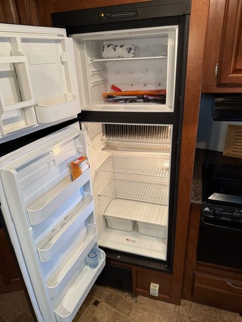FRIDGE