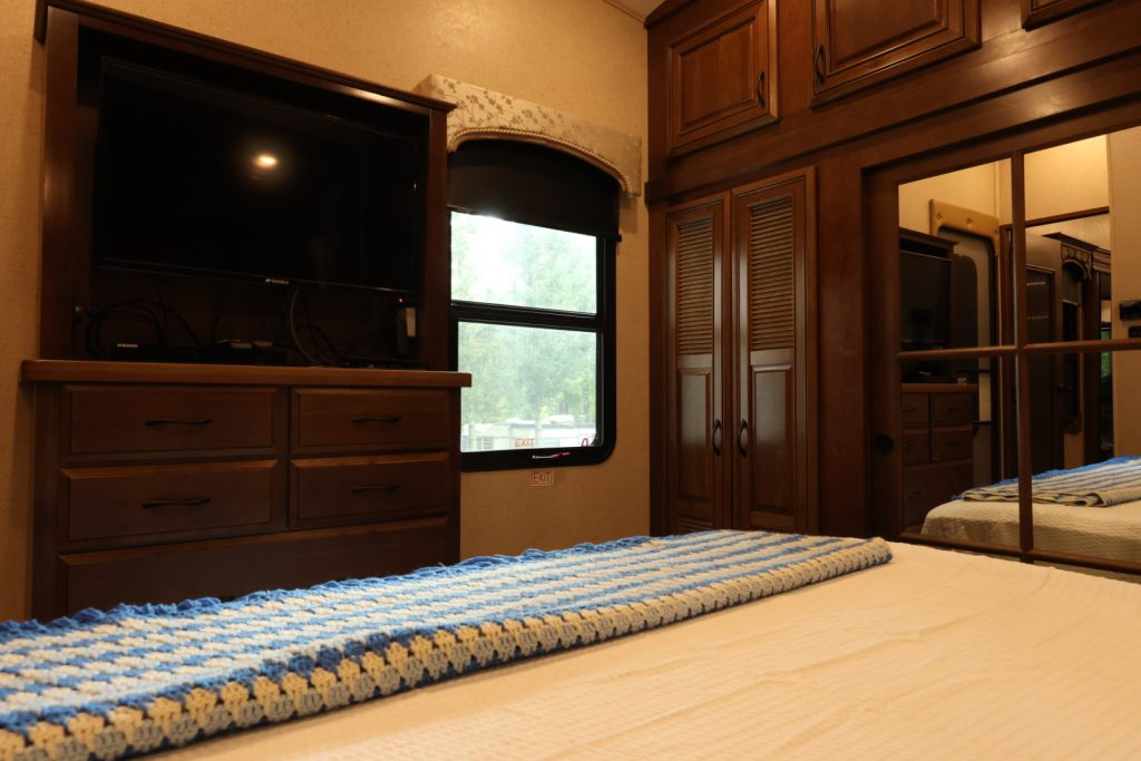 MASTER BED 2
