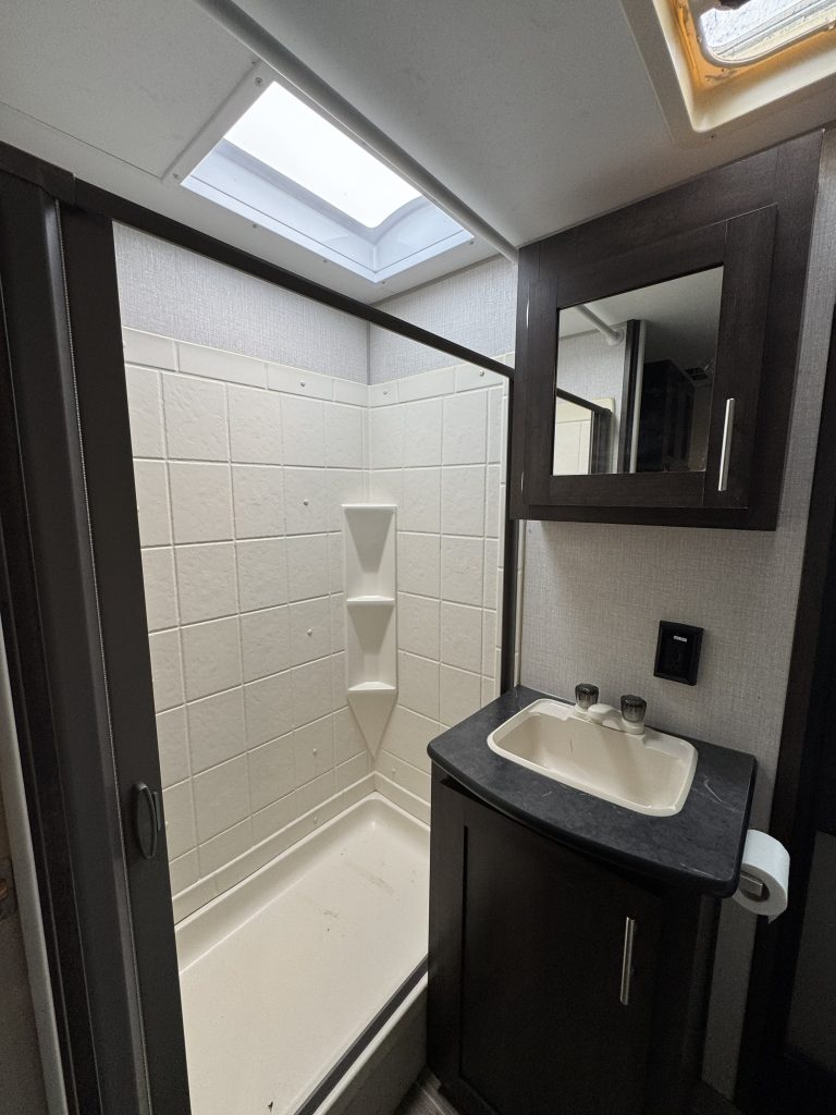 BATHROOM TUB