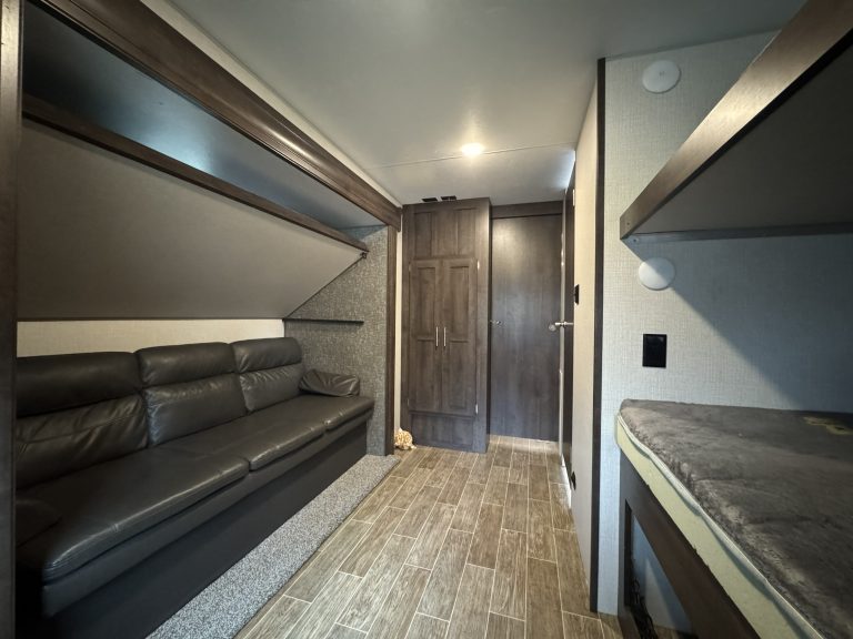 BUNKHOUSE INSIDE